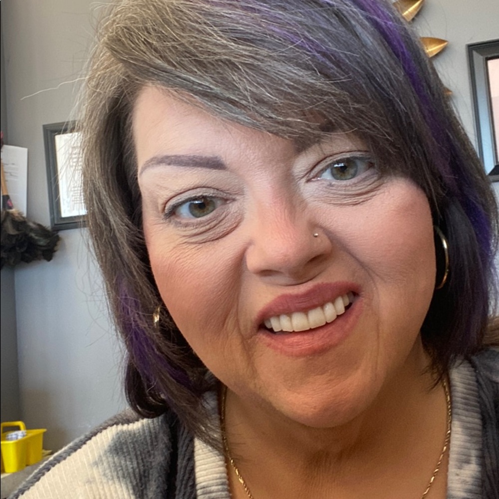 Meet your Posher, Angela